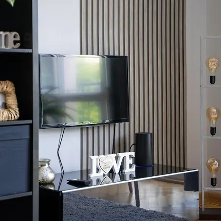 Downtown - Location, View, Bus&tram - By Rentujemy *