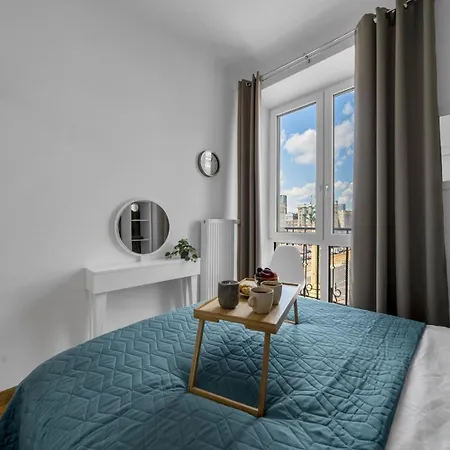 Downtown - Location, View, Bus&tram - By Rentujemy * Варшава