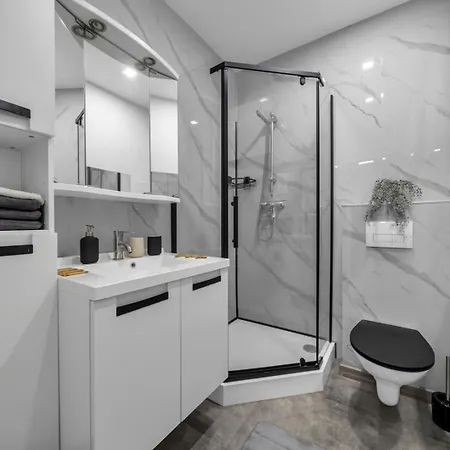 Апартаменты Downtown - Location, View, Bus&tram - By Rentujemy