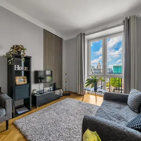 Downtown - Location, View, Bus&tram - By Rentujemy Apartman