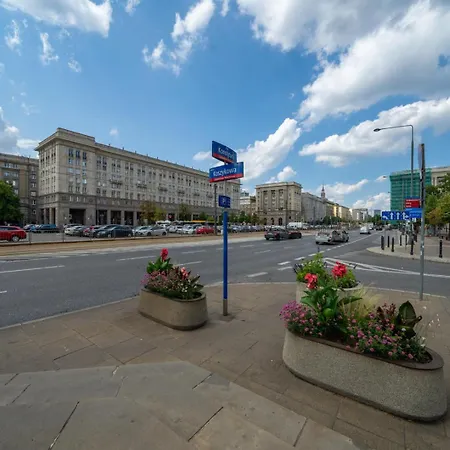 Downtown - Location, View, Bus&tram - By Rentujemy Apartman