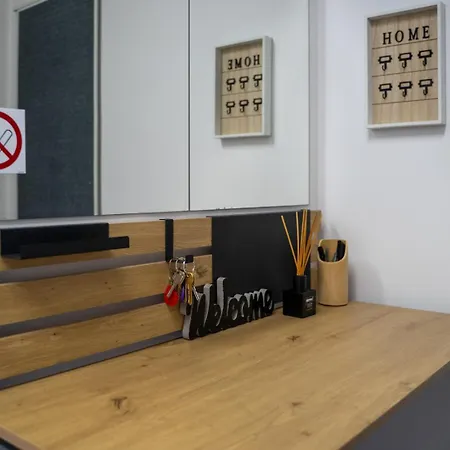 Apartman Downtown - Location, View, Bus&tram - By Rentujemy