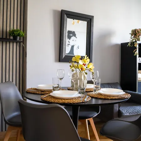 Downtown - Location, View, Bus&tram - By Rentujemy * Varsavia