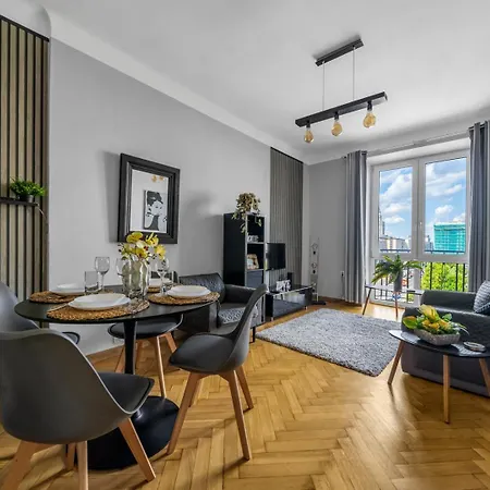 Downtown - Location, View, Bus&tram - By Rentujemy Apartman *