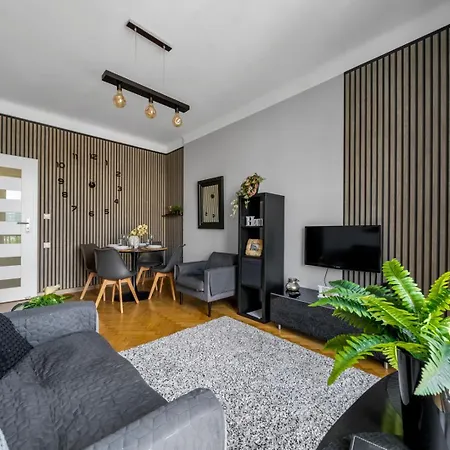 Downtown - Location, View, Bus&tram - By Rentujemy Apartman *