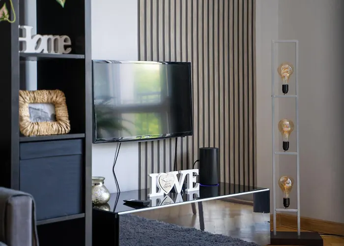 Downtown - Location, View, Bus&tram - By Rentujemy *