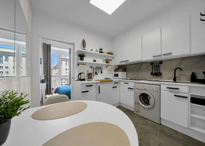 Downtown - Location, View, Bus&tram - By Rentujemy *