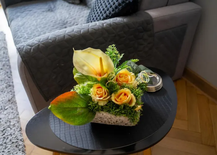 Downtown - Location, View, Bus&tram - By Rentujemy Warsaw