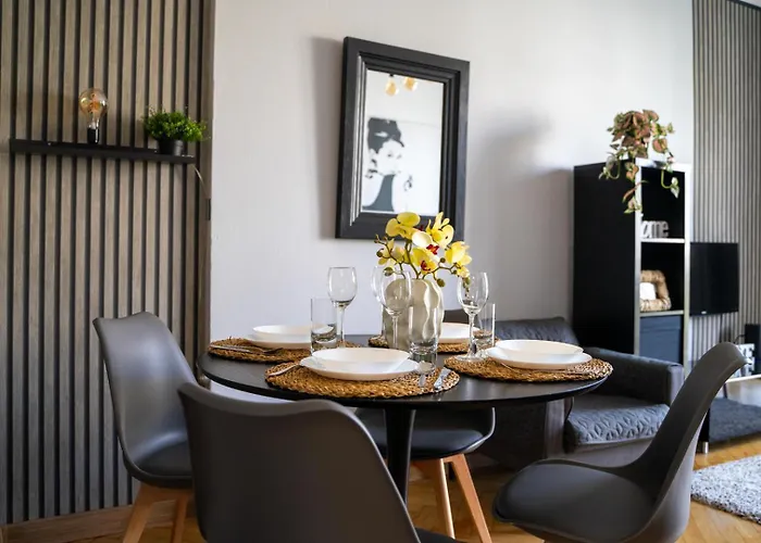 Downtown - Location, View, Bus&tram - By Rentujemy * Warsaw