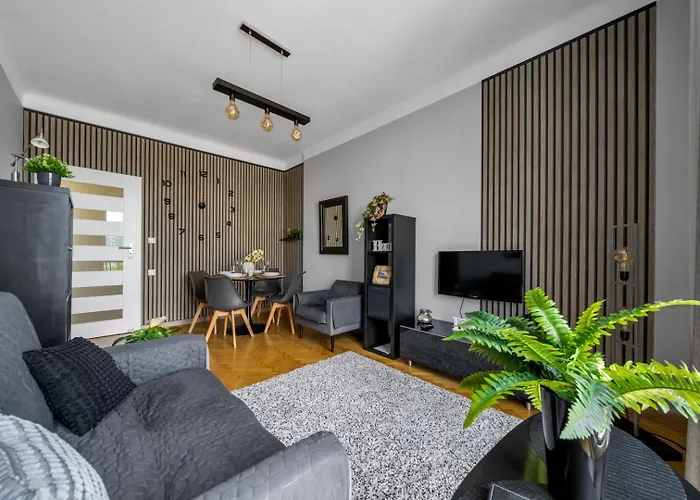 Downtown - Location, View, Bus&tram - By Rentujemy Apartment *