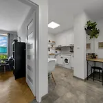 Downtown - Location, View, Bus&tram - By Rentujemy Appartement *
