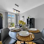 Appartement Downtown - Location, View, Bus&tram - By Rentujemy *