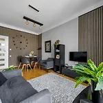 Downtown - Location, View, Bus&tram - By Rentujemy Appartement *